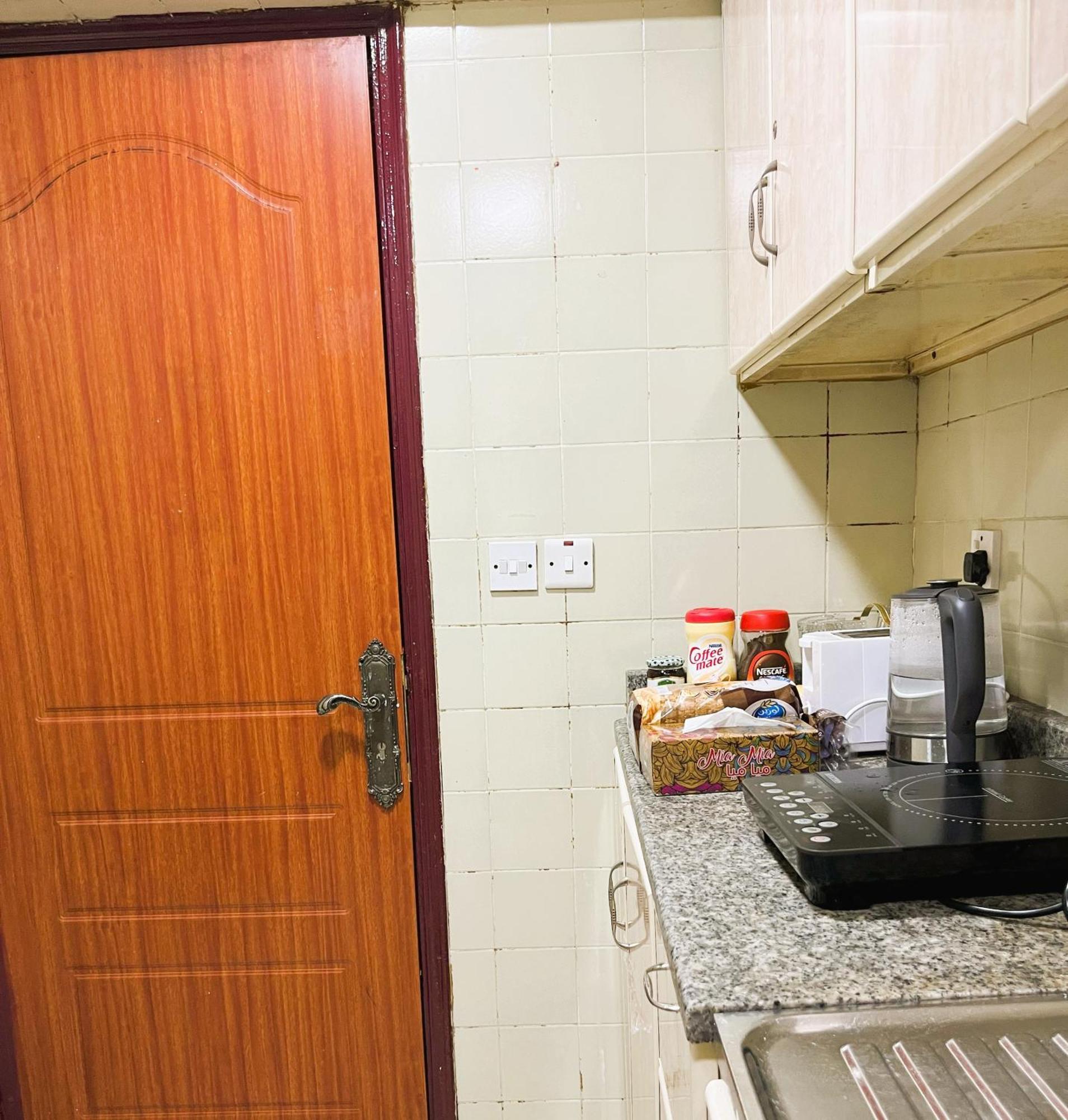 Yoko Luxury Hostel Dubai Dış mekan fotoğraf